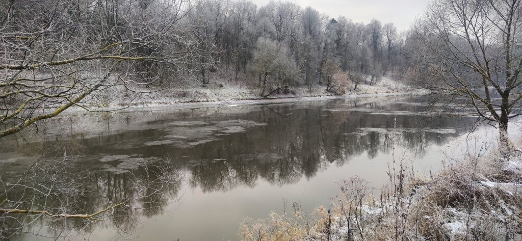 река Пахра в районе Ерино